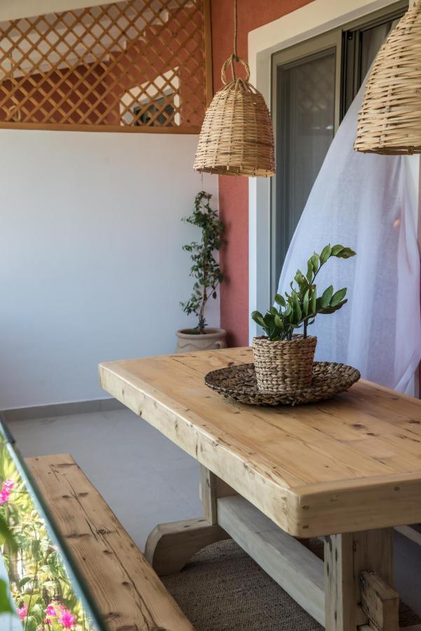 Nomas Living Aparthotel Kalamaki  Exterior photo