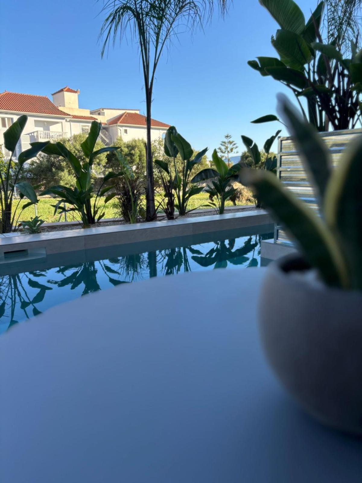 Nomas Living Aparthotel Kalamaki  Exterior photo
